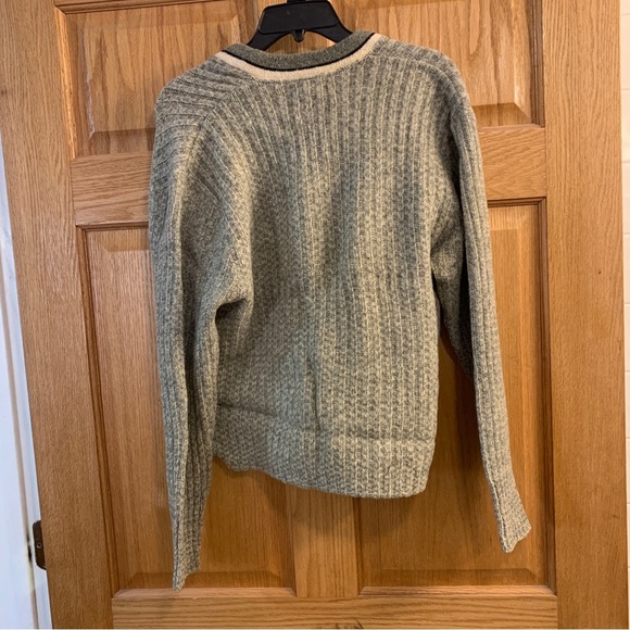 Vintage LAMB KNIT - Gray - 100% Virgin Wool V-Neck Sweater Mens Medium M - Picture 2 of 4